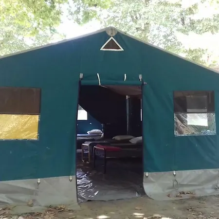 Camping Les Ombrages De L'adour 2* Aire-sur-lʼAdour